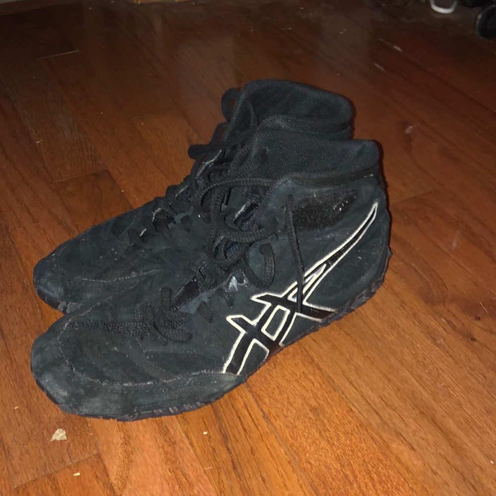 ASIC wrestling shoe size 11
